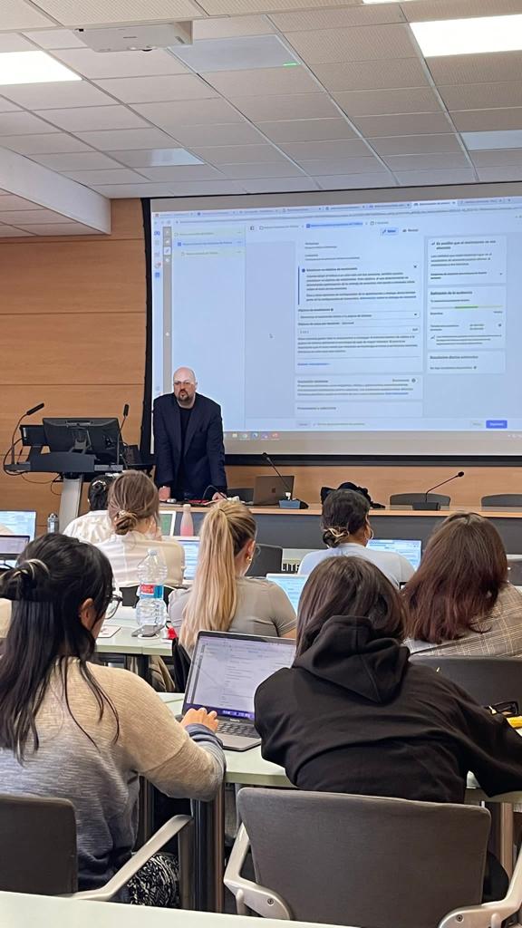clases-de-seo-en-la-upv-10 Javier Carmona teaching at UPV